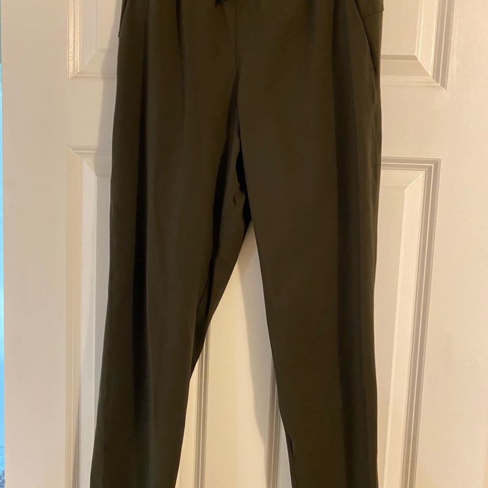 Lululemon on the fly 7/8 pant